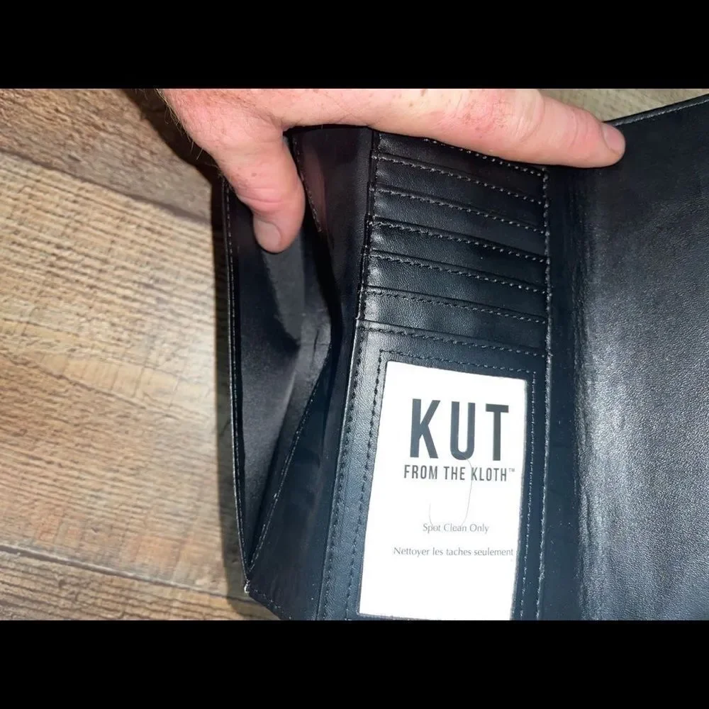 NWOT Kut from the Kloth Slim Striped Wallet